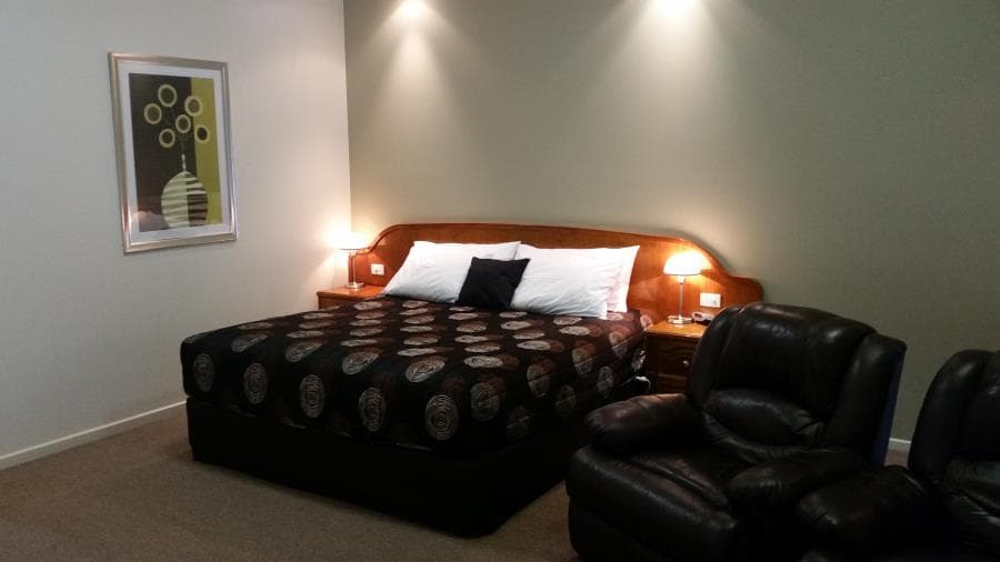 Executive King Bed