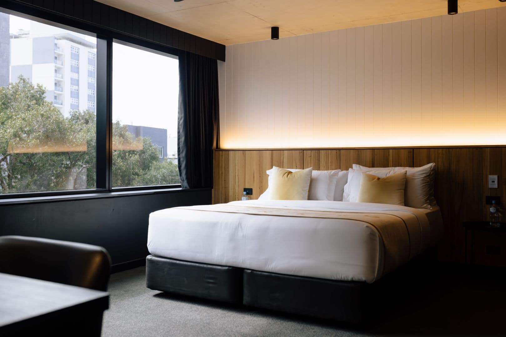 Studio Deluxe- Bedroom 1