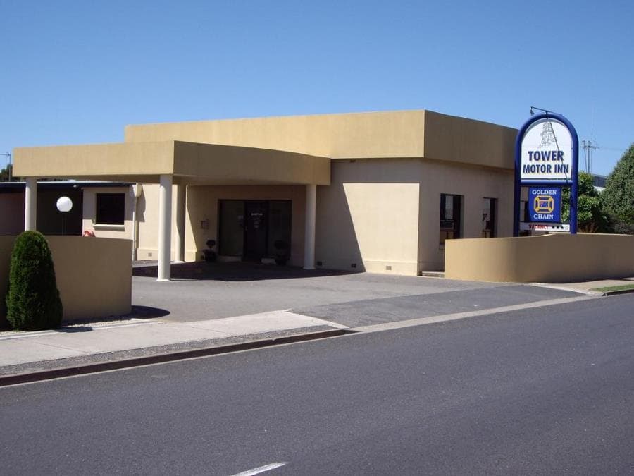 Motel Exterior Reception